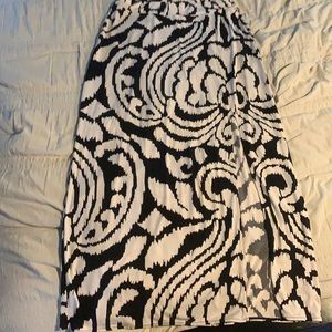 Black and white maxi skirt with slit